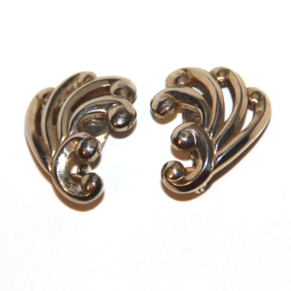 Vintage Monet Gold-tone Fan Clip On Earrings